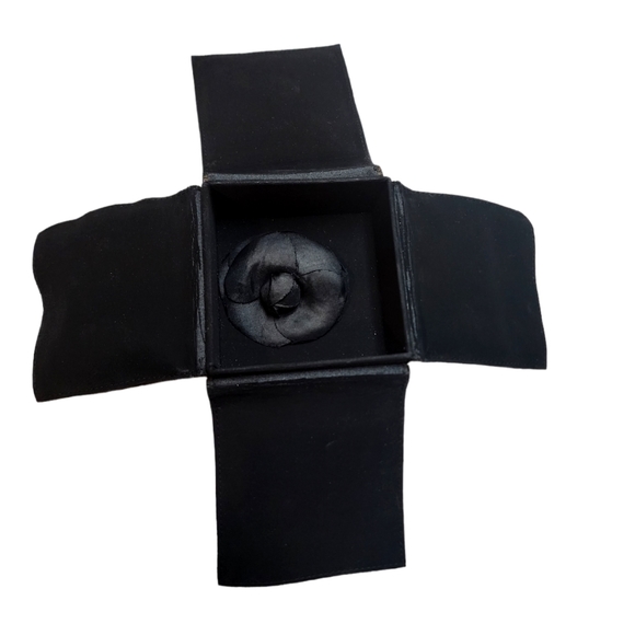 100% Silk Black Camelia Flower Pin Brooch with Black Box - Picture 6 of 8
